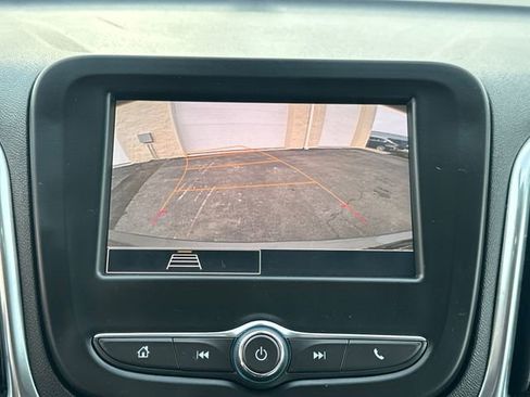 Used 2023 Chevrolet Equinox LS image 30