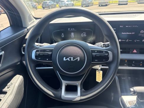 Used 2024 Kia Sportage LX AWD/4WD image 23