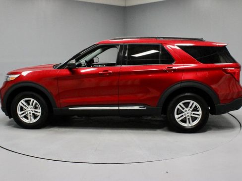 Certified 2023 Ford Explorer XLT w/ Equipment Group 202A AWD/4WD image 8