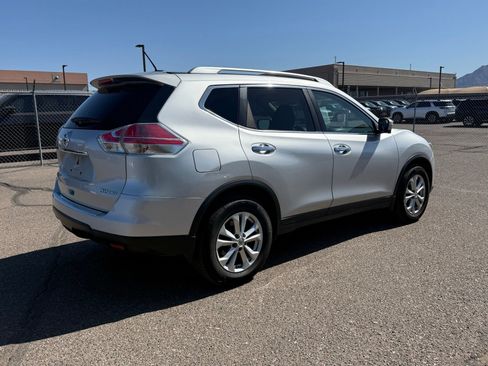 Used 2015 Nissan Rogue SV w/ SV Premium Package AWD/4WD image 5
