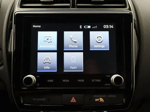 Used 2025 Mitsubishi Outlander Sport LE AWD/4WD image 29