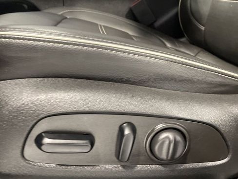 Used 2023 GMC Acadia Denali image 22