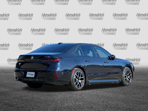 Used 2023 BMW i7 xDrive60 AWD/4WD image 5
