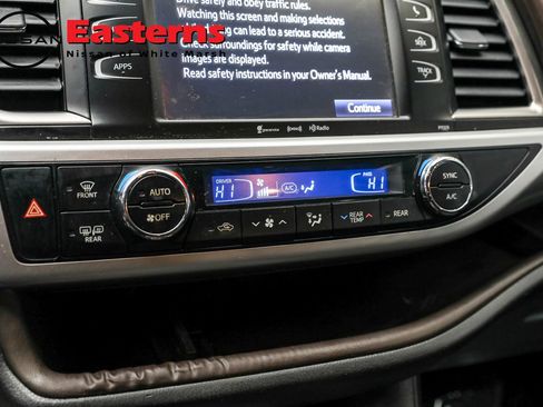 Used 2017 Toyota Highlander Plus image 28