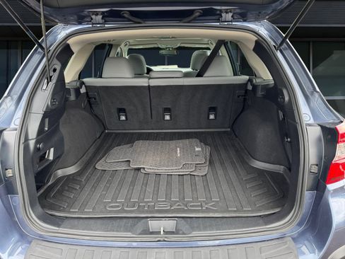 Used 2018 Subaru Outback 2.5i Limited image 12