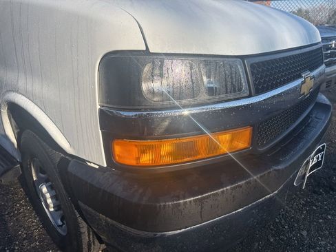 Used 2023 Chevrolet Express 3500 LT w/ LT Preferred Equipment Group image 7