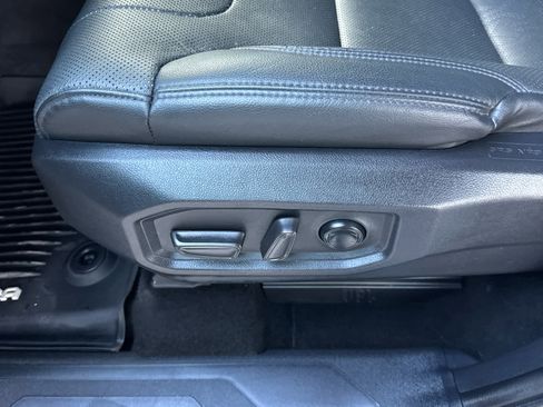 Used 2023 Toyota Tundra Limited image 11