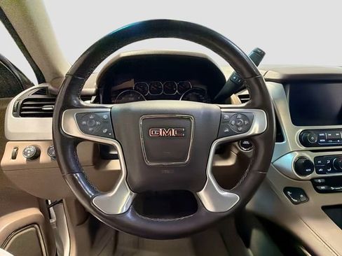 Used 2020 GMC Yukon XL SLT w/ Premium Edition image 10