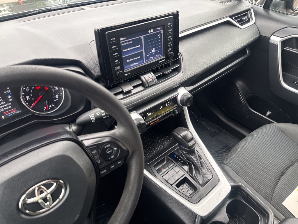 Used 2021 Toyota RAV4 LE AWD/4WD image 22