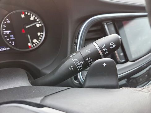 Used 2023 Buick Enclave Avenir w/ Avenir Technology Package image 20