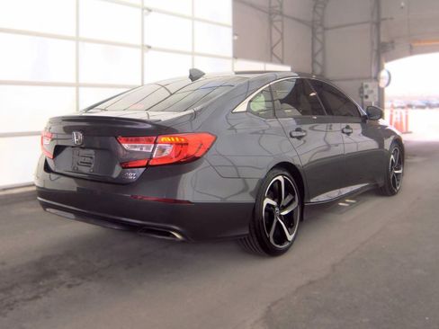 Used 2018 Honda Accord Sport image 4