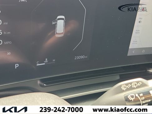 Certified 2025 Kia Carnival SX Prestige FWD image 28