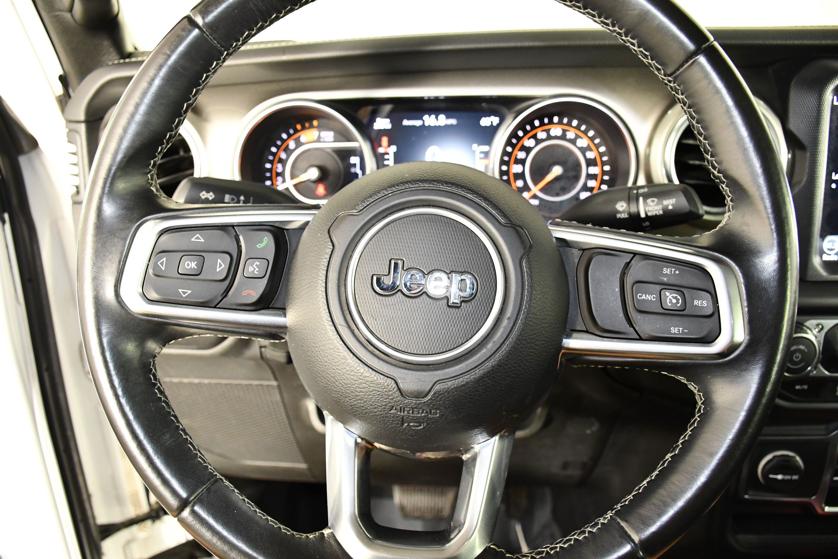 Used 2018 Jeep Wrangler Unlimited Sahara AWD/4WD image 21