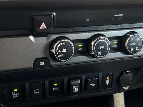 Used 2020 Toyota Tacoma TRD Off-Road w/ Technology Package RWD image 20