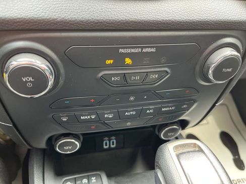 Used 2019 Ford Ranger XLT w/ Equipment Group 302A Luxury AWD/4WD image 19