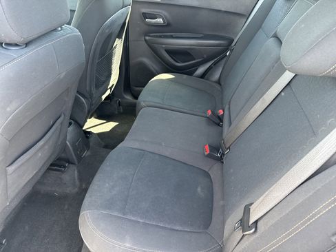 Used 2021 Chevrolet Trax LS image 11