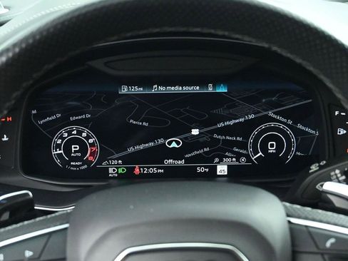 Used 2022 Audi RS Q8 w/ Luxury Package image 27