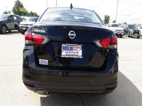 Used 2025 Nissan Versa SV FWD image 6