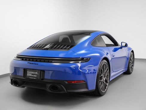 Used 2025 Porsche 911 Carrera w/ Premium Package image 12