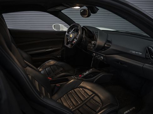 Used 2018 Ferrari 488 GTB RWD image 29