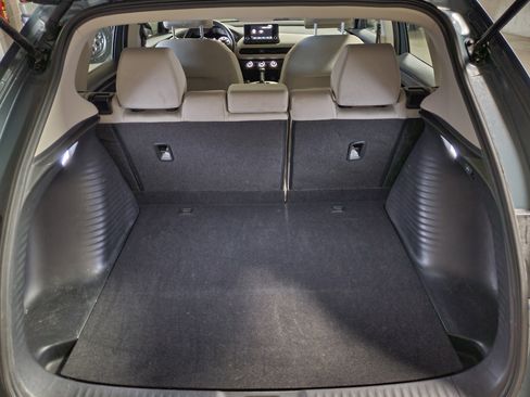 Used 2023 Honda HR-V LX image 9