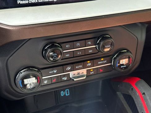 Used 2024 Ford Bronco Heritage Edition AWD/4WD image 22
