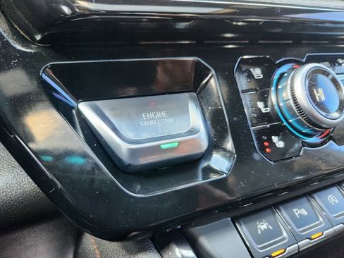 Used 2024 GMC Sierra 1500 AT4 w/ AT4 Preferred Package image 23