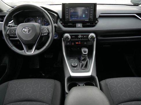 Certified 2020 Toyota RAV4 XLE w/ Convenience Package image 10