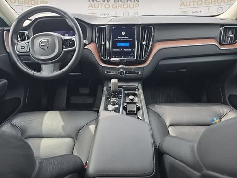Used 2023 Volvo XC60 B5 Plus w/ Climate Package AWD/4WD image 10