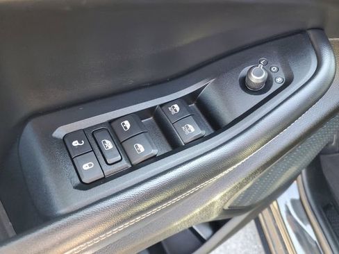 Used 2023 Jeep Grand Cherokee L Limited w/ Luxury Tech Group II image 9