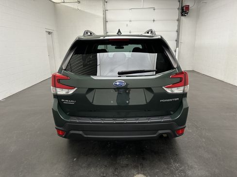 Used 2023 Subaru Forester Premium AWD/4WD image 7