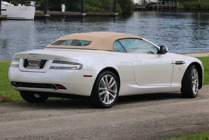 Used 2011 Aston Martin DB9 Volante RWD image 3
