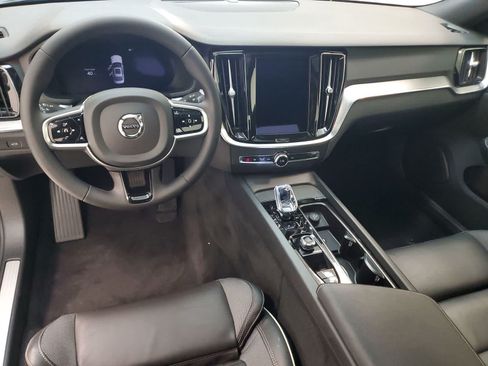 Used 2024 Volvo S60 B5 Plus FWD image 20