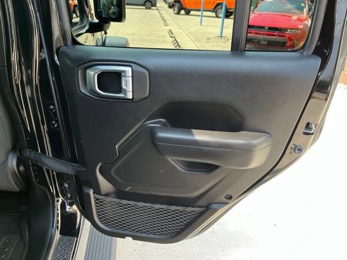 Used 2022 Jeep Wrangler Unlimited Sport AWD/4WD image 21