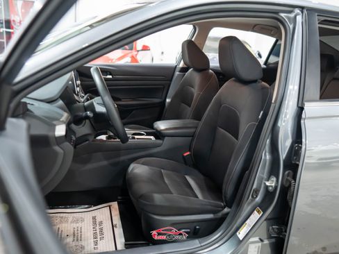 Used 2024 Nissan Altima 2.5 SV image 16