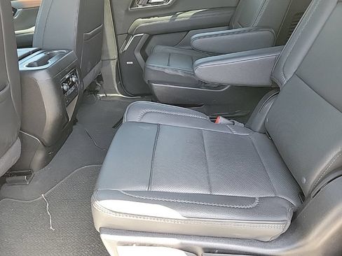 Used 2025 GMC Yukon XL Denali AWD/4WD image 10