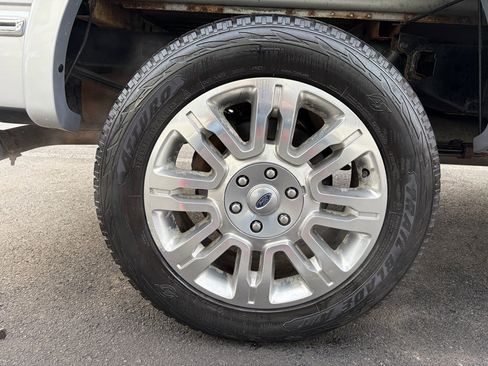 Used 2014 Ford F150 Platinum image 18