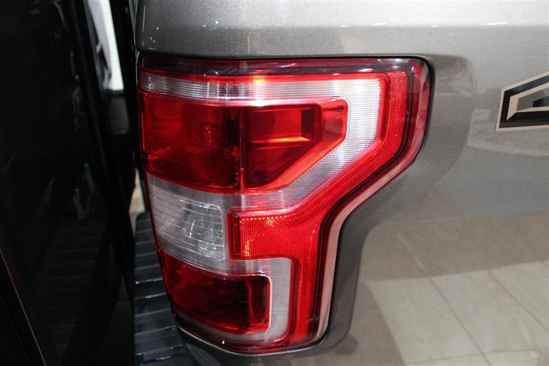 Used 2019 Ford F150 XLT w/ Equipment Group 302A Luxury AWD/4WD image 11
