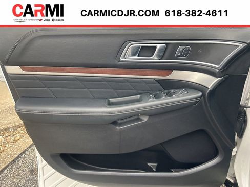 Used 2018 Ford Explorer Platinum AWD/4WD image 15
