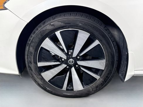 Used 2022 Nissan Altima 2.5 SV w/ SV Premium Package FWD image 38