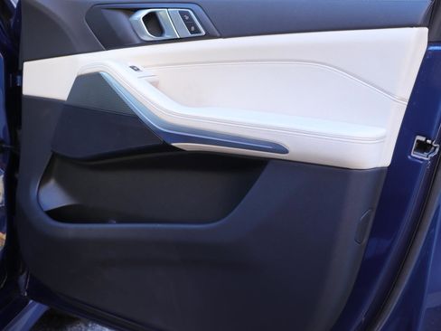 Used 2022 BMW X5 xDrive45e w/ M Sport Package image 22