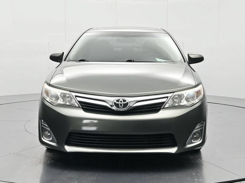 Used 2013 Toyota Camry XLE FWD image 2