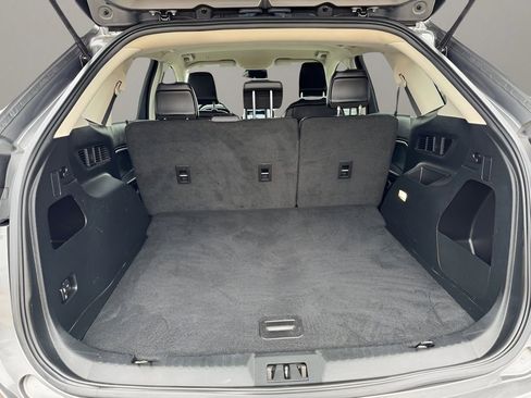 Used 2022 Ford Edge SEL image 9