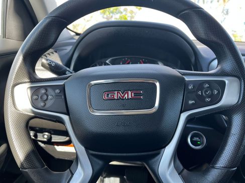 Used 2024 GMC Terrain SLE image 28