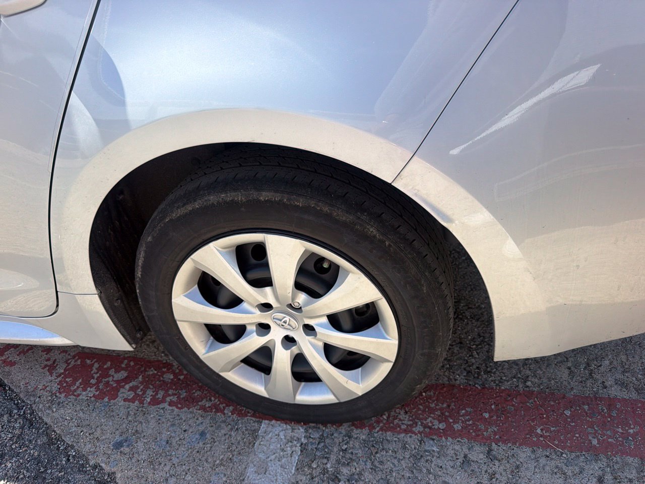 Used 2025 Toyota Corolla LE FWD image 12