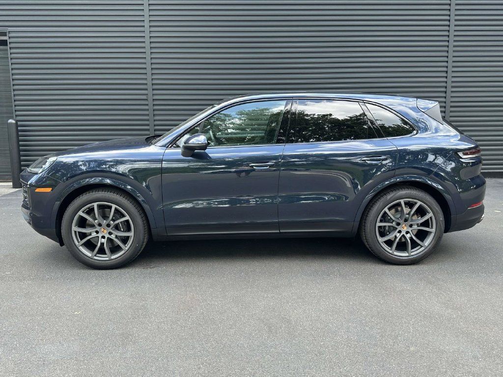 Used 2026 Porsche Cayenne AWD/4WD image 2