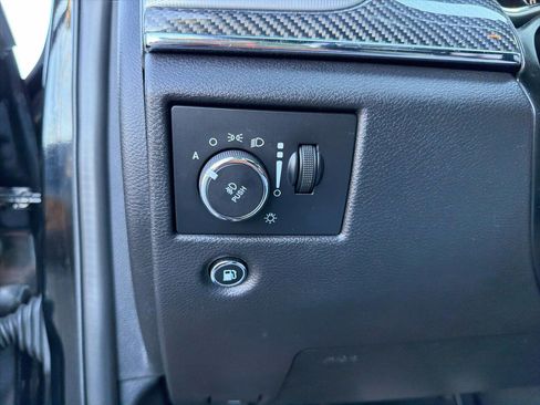 Used 2019 Jeep Grand Cherokee SRT image 41