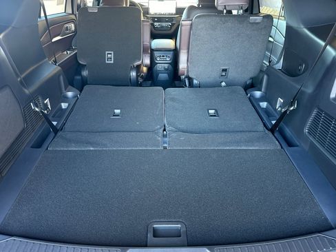 New 2026 Ford Explorer Platinum image 15