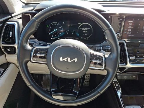 Certified 2023 Kia Sorento SX Prestige w/ Panoramic Sunroof Package AWD/4WD image 21