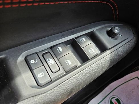 Used 2022 Jeep Compass Trailhawk AWD/4WD image 32